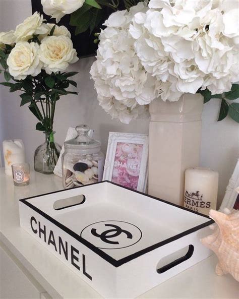 grand pot de chanel décoration|Chanel deco .